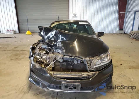 2016 Honda Accord Sport z USA, uszkodzony, nr VIN 1HGCR2F50GA227311